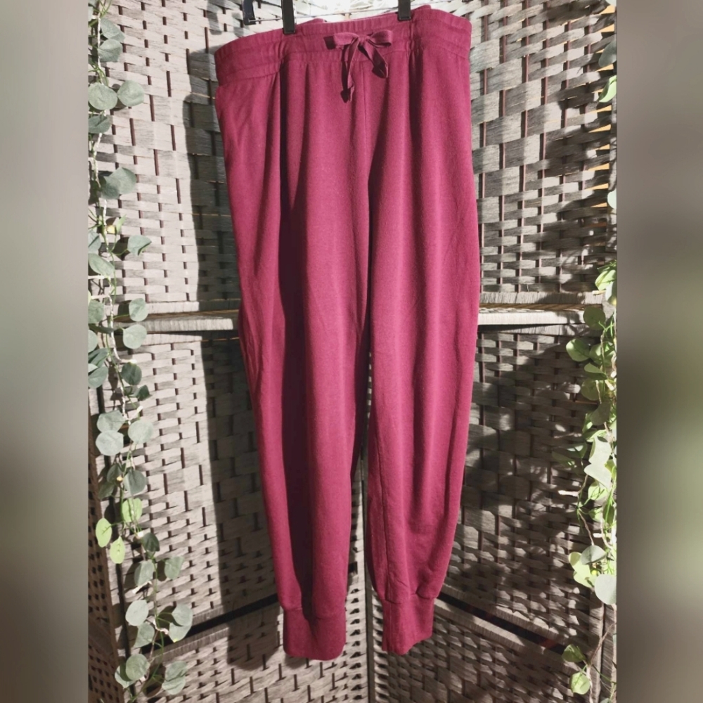 Ava & Viv jogger pants with tie waist, ribbed cuffs, and pockets. Size 2X NWOT